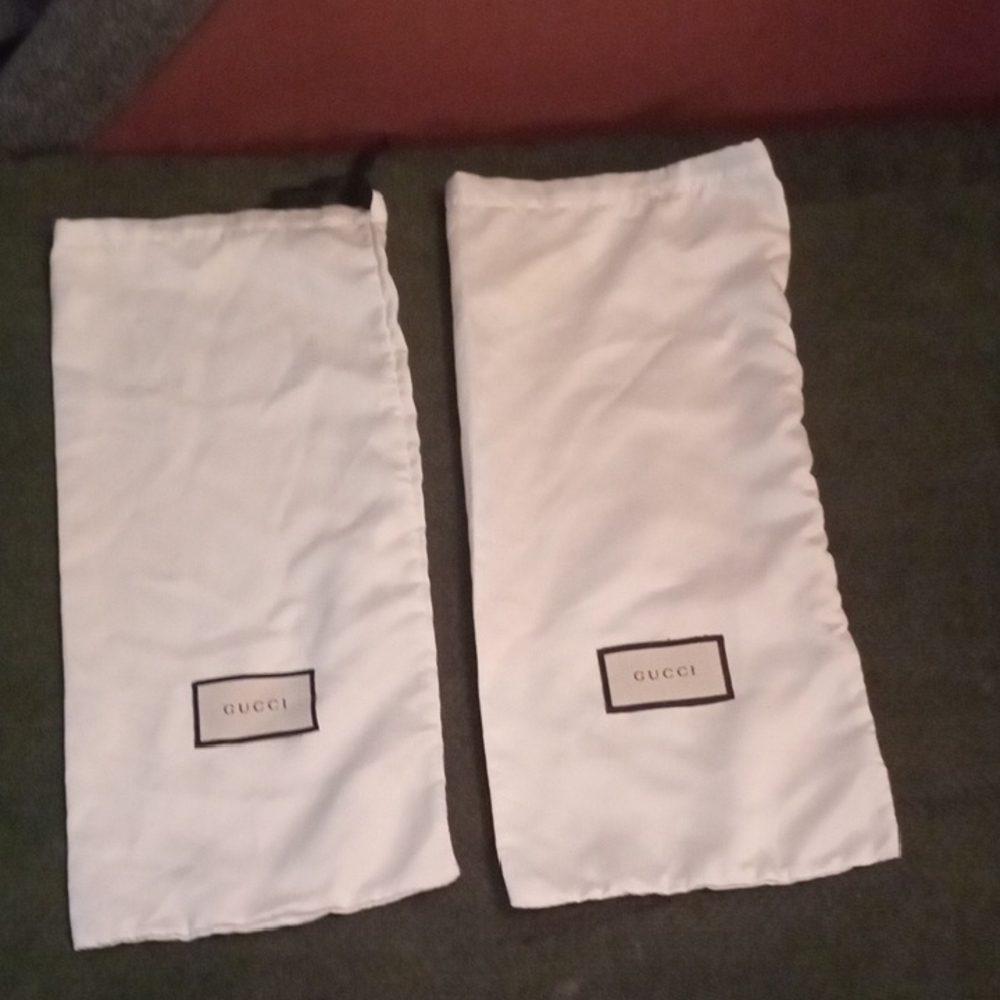 Gucci White Towels with Signature Label
